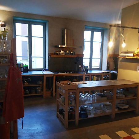 La Maison Rouge - Backpacker Hostel 생테티엔 외부 사진