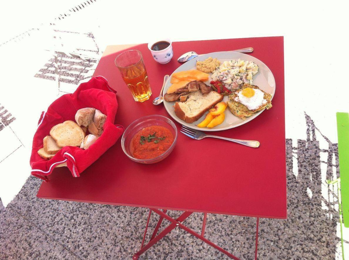 La Maison Rouge - Backpacker Hostel 생테티엔 외부 사진