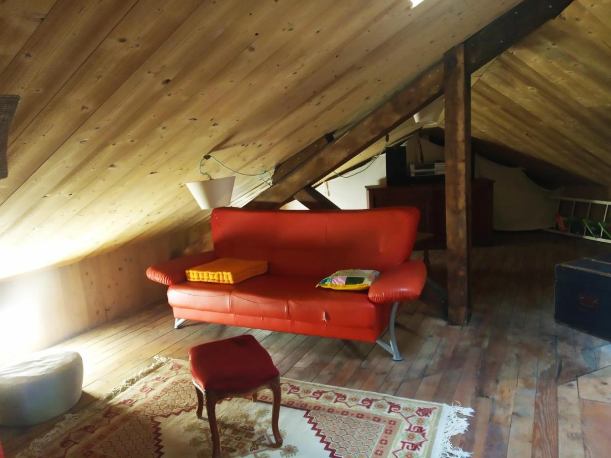 La Maison Rouge - Backpacker Hostel 생테티엔 외부 사진