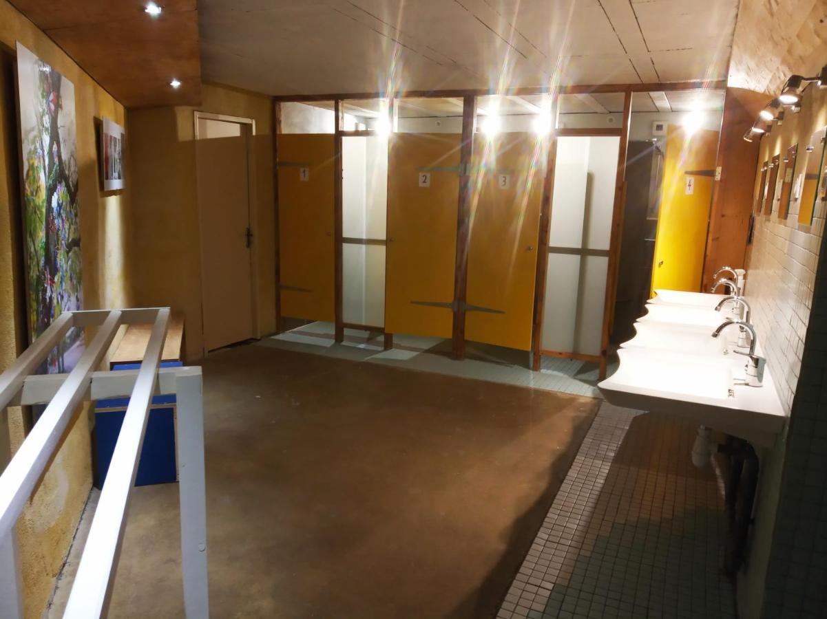 La Maison Rouge - Backpacker Hostel 생테티엔 외부 사진