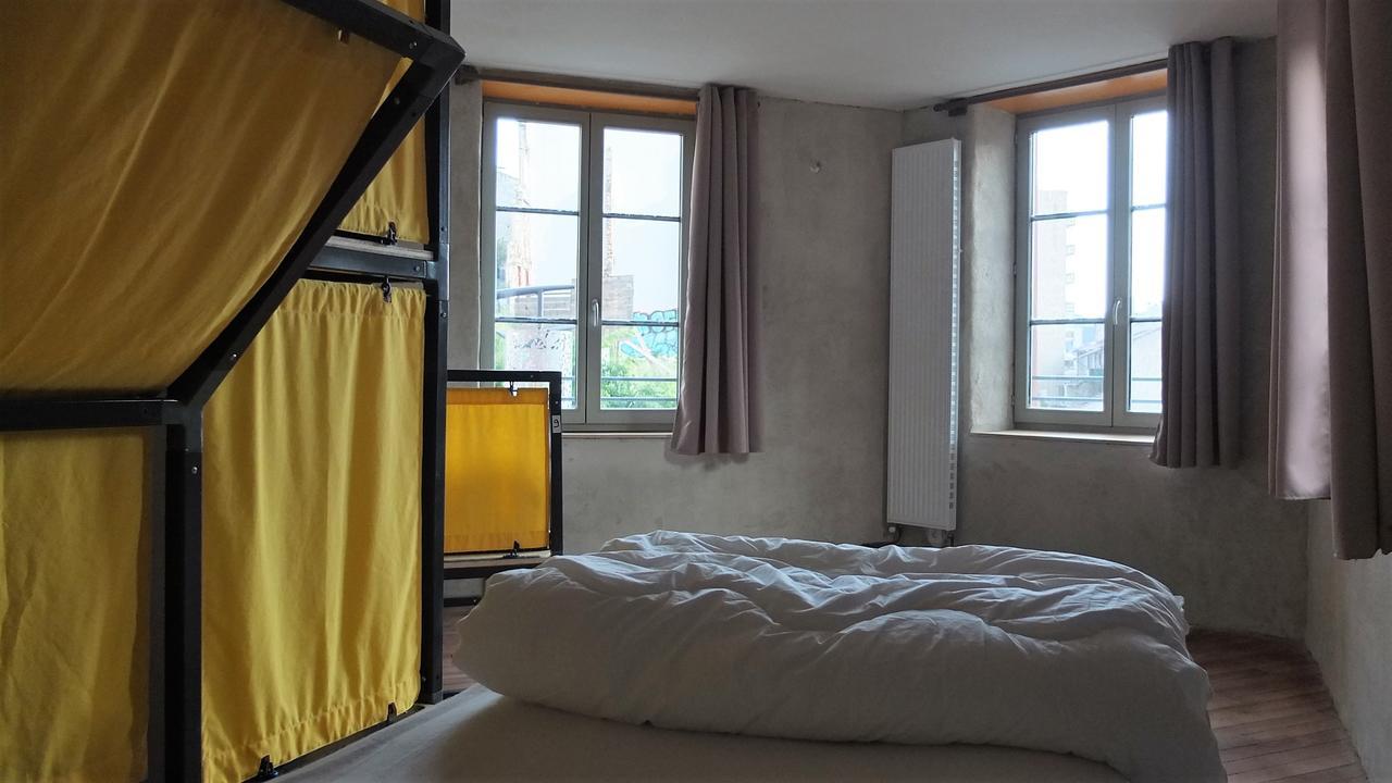 La Maison Rouge - Backpacker Hostel 생테티엔 외부 사진